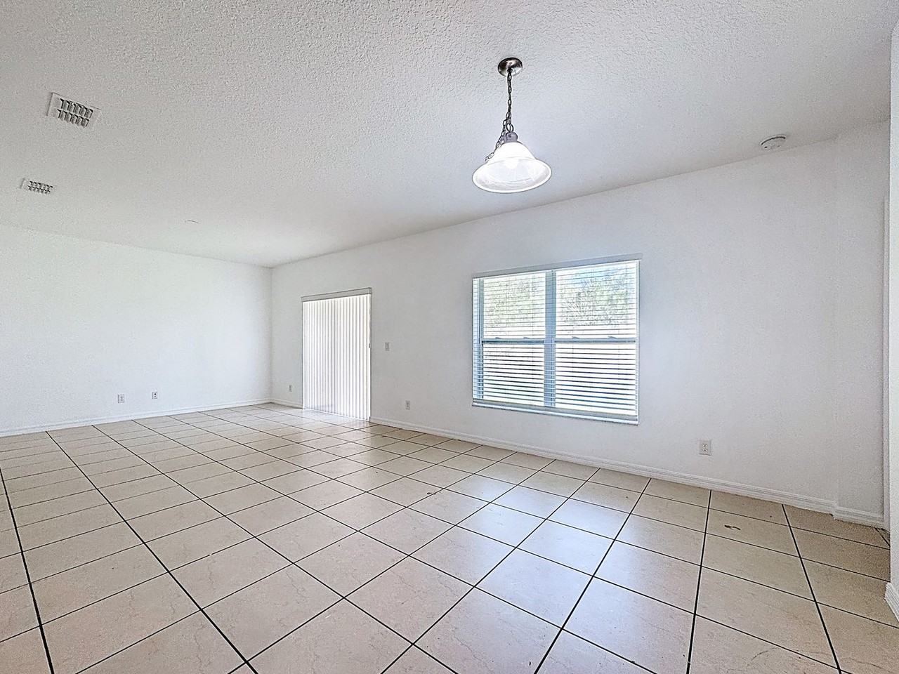 662 Vitoria Rd - Photo 5 of 39