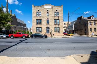 439 W Walnut St - Photo 1 of 1