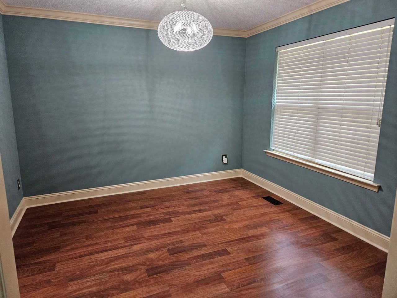 304 Christopher Luke Cir - Photo 7 of 25