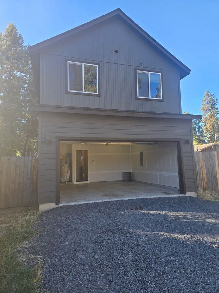 326 W Jefferson Ave - Photo 2 of 15