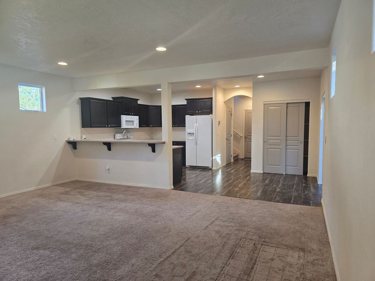 326 W Jefferson Ave - Photo 3 of 15