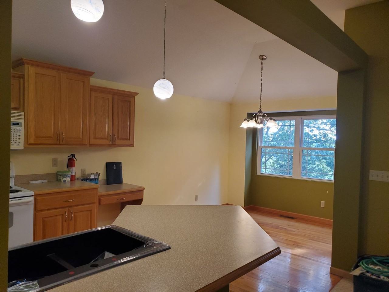 1114 Sw Red Oaks Ct - Photo 2 of 33