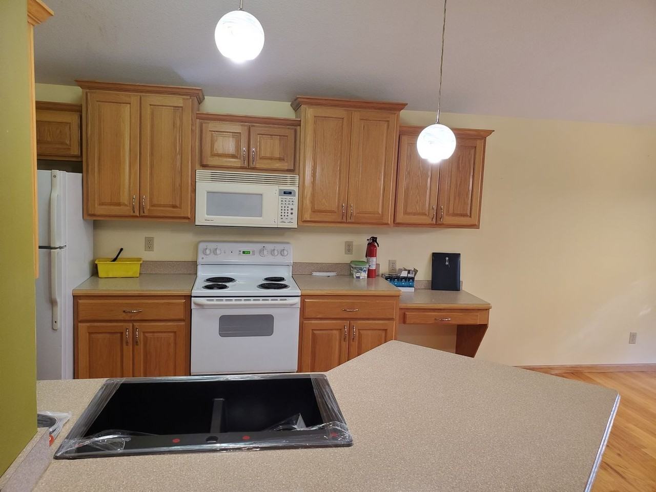 1114 Sw Red Oaks Ct - Photo 3 of 33