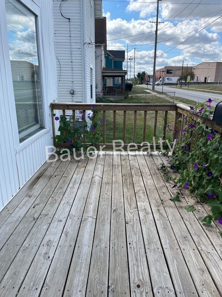 825 Union Street - Photo 3 of 22