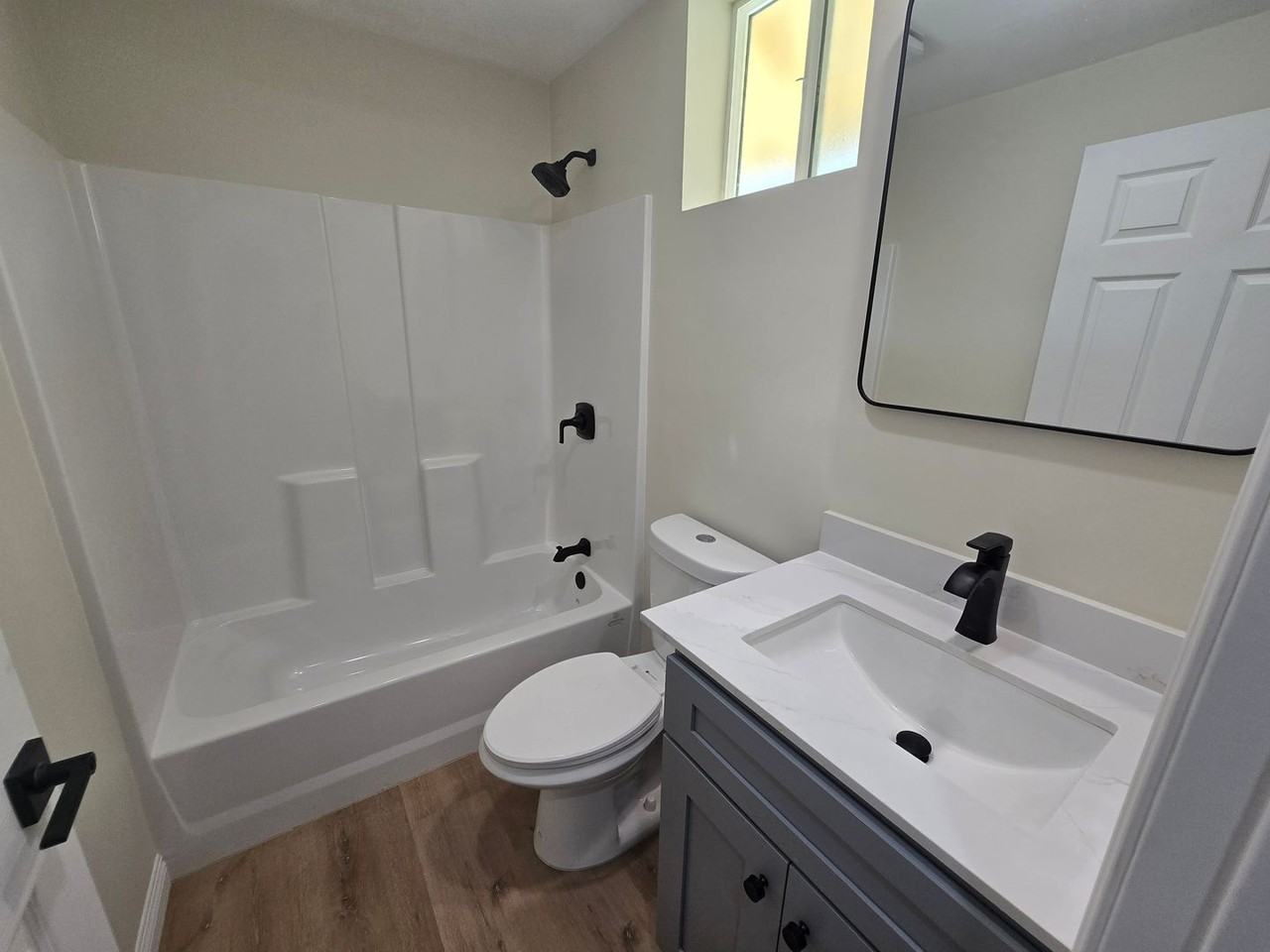 13938 Ragus St - Photo 4 of 7