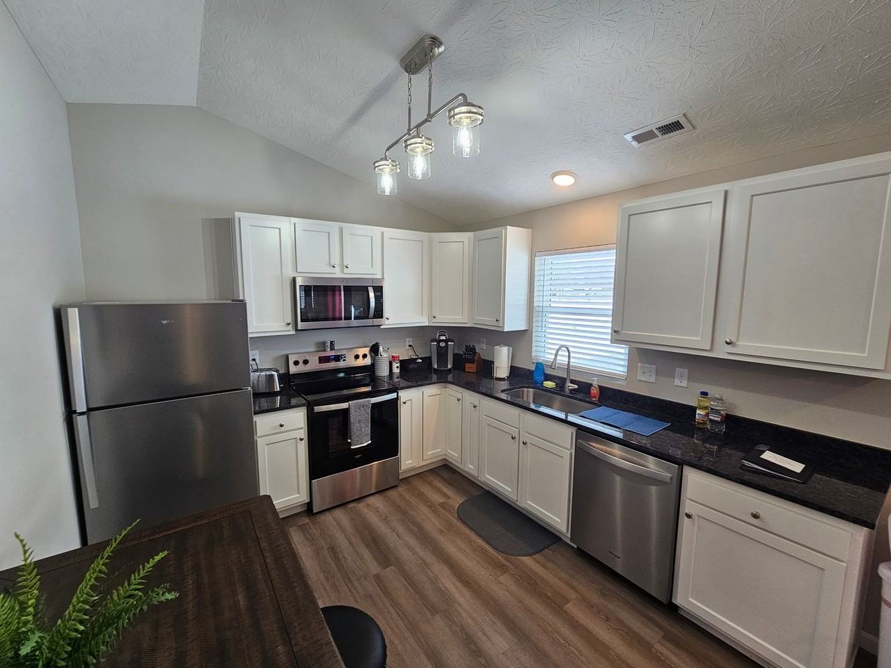 812 Pierson Rd - Photo 6 of 38