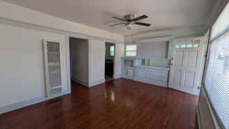 431 1/2 Walnut Ave - Photo 1 of 1