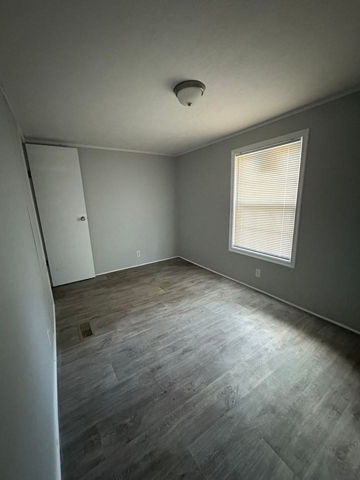 5281 Crestline Rd - Photo 4 of 12