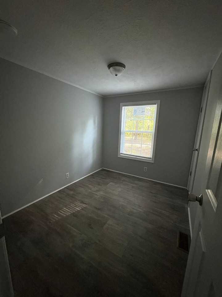 5281 Crestline Rd - Photo 5 of 12