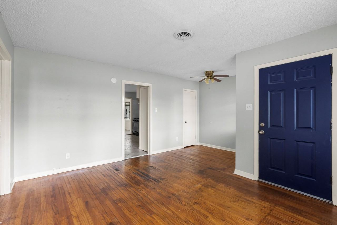 7450 Lakewood Dr - Photo 5 of 25