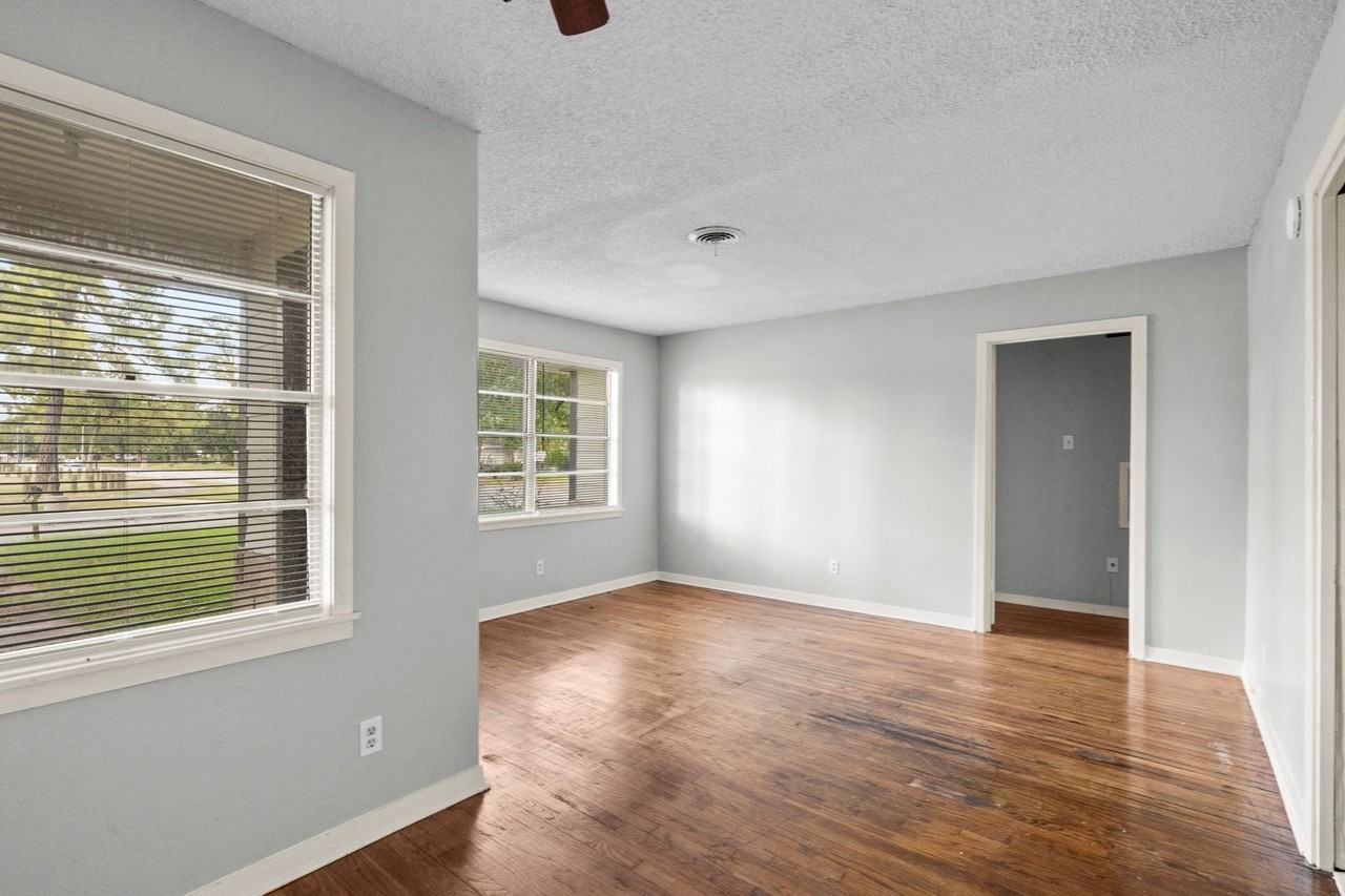 7450 Lakewood Dr - Photo 7 of 25