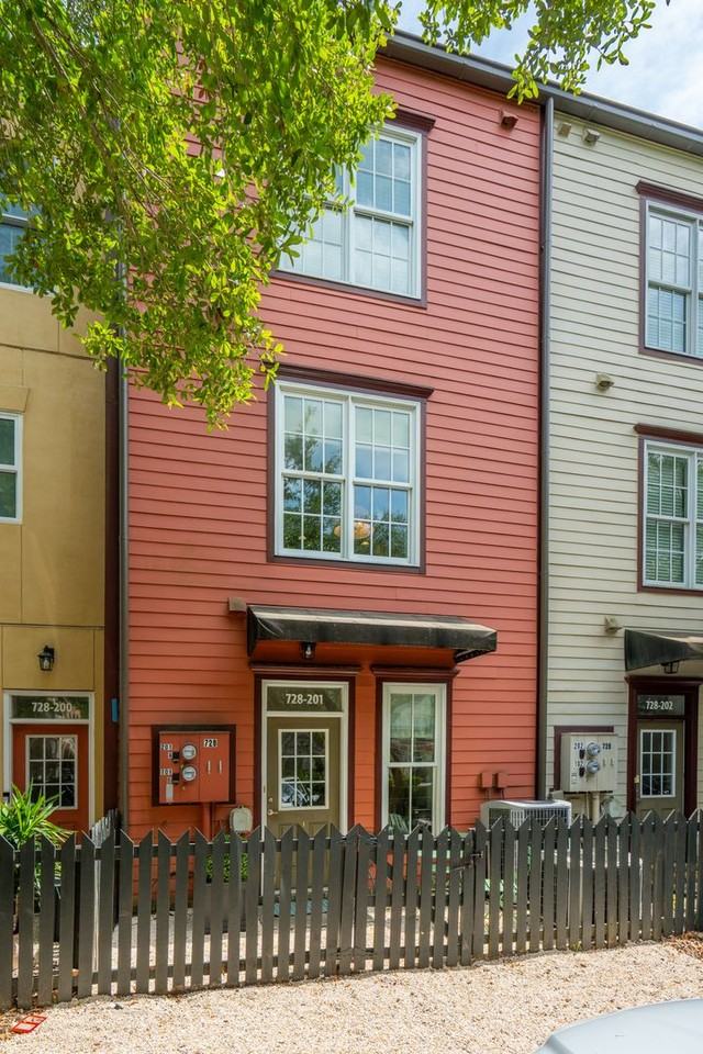 728 S Shelmore Blvd #201 - Photo 4 of 50