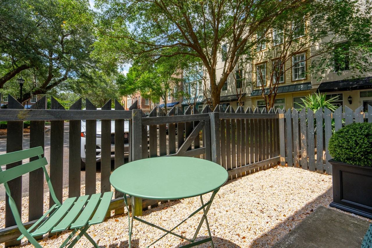 728 S Shelmore Blvd #201 - Photo 7 of 50