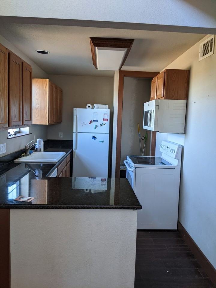 143 Spring Hollow Trl - Photo 3 of 36