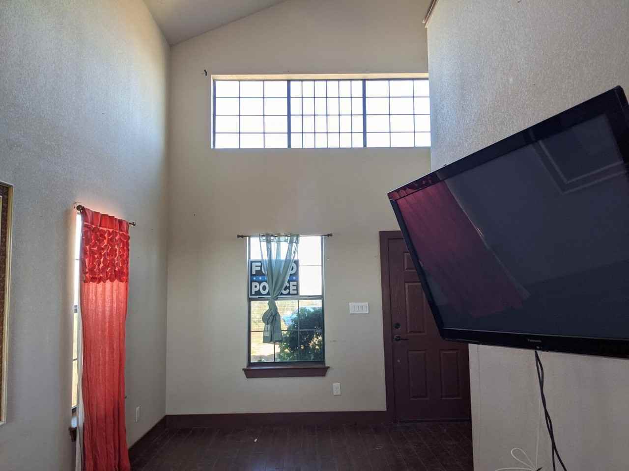 143 Spring Hollow Trl - Photo 4 of 36