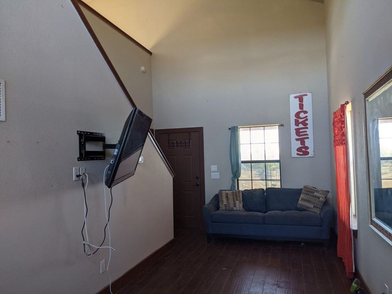 143 Spring Hollow Trl - Photo 6 of 36