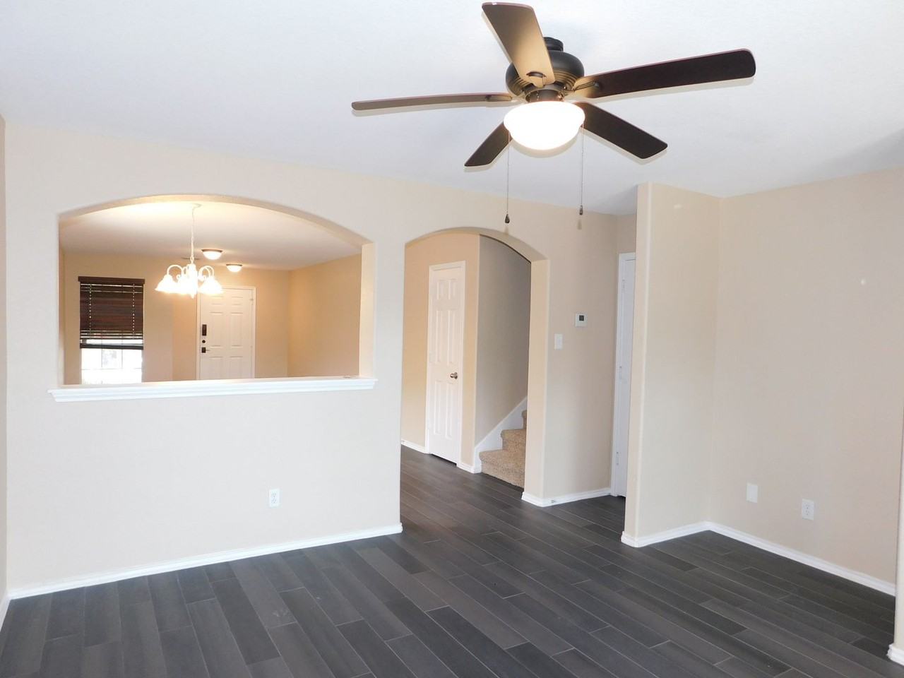 10386 Oakwood Crst - Photo 4 of 37