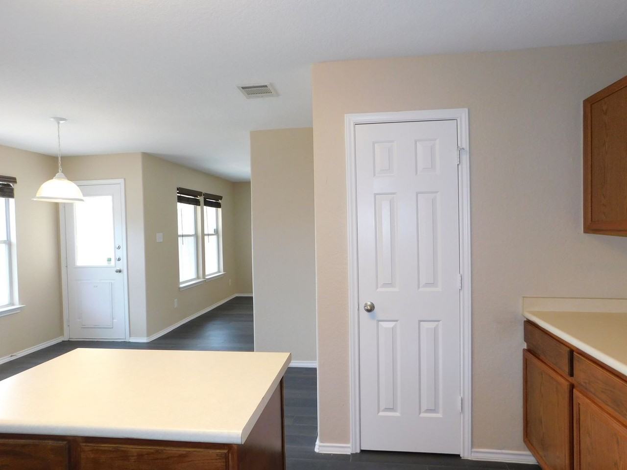 10386 Oakwood Crst - Photo 7 of 37