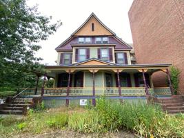 featured image of 121 Livingston Ave