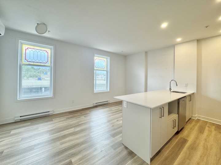 2693 Boulevard Pie-Ix - 304 #304 - Photo 2 of 10
