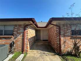 708-714 E  Pecan St - Photo 1 of 1