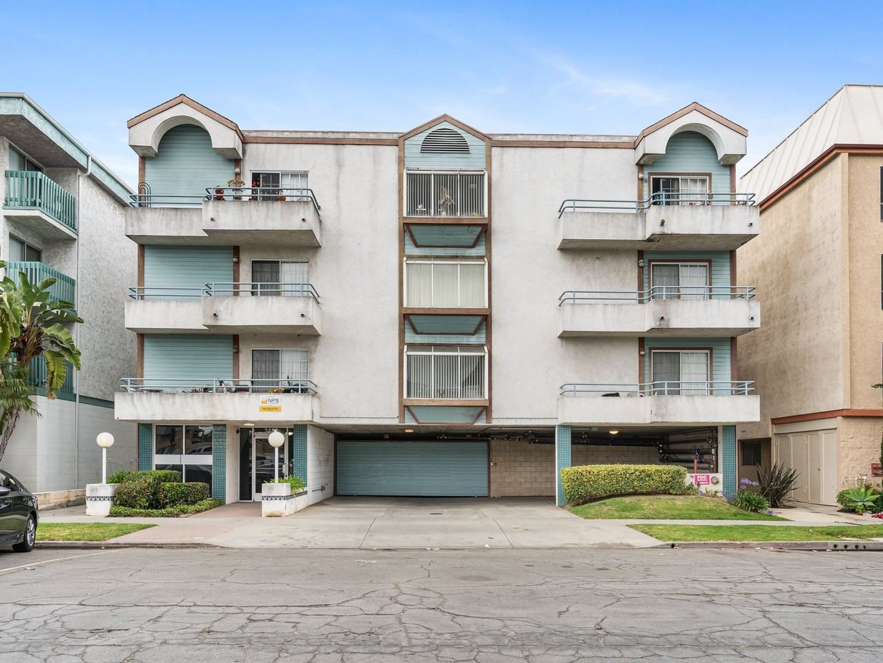 3485 Linden Ave - Photo 2 of 4