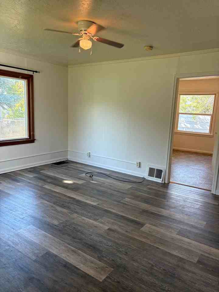 1601 S Johnson St - Photo 2 of 13