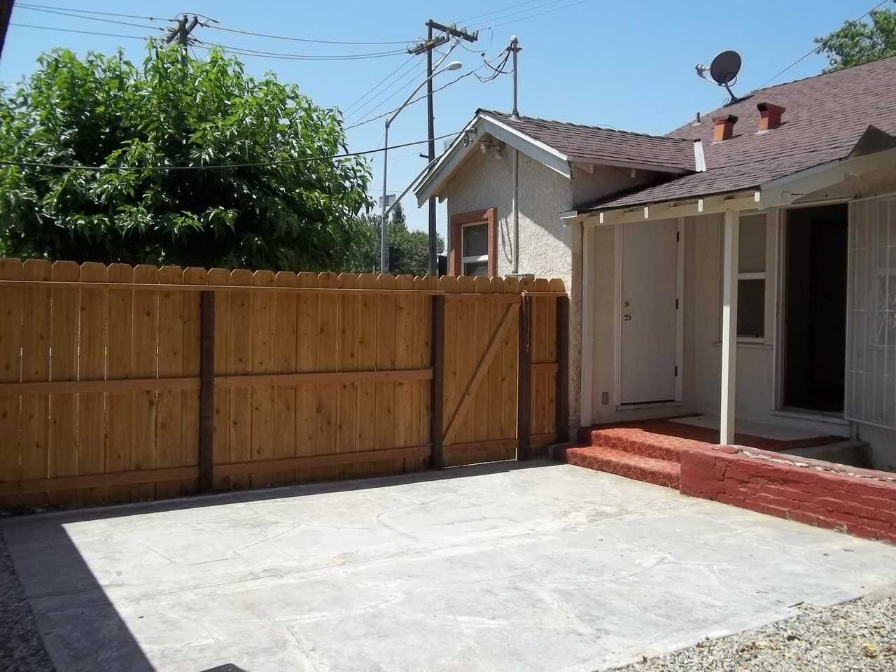 2004 N Palm Ave - Photo 3 of 9