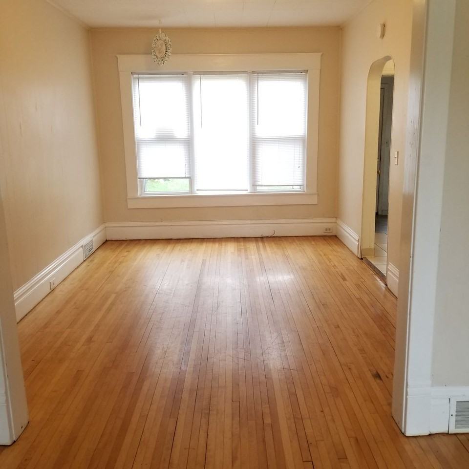 5813 Grand Ave - Photo 4 of 8
