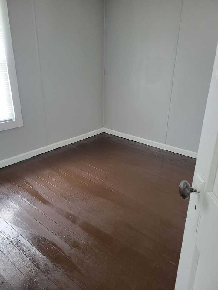 1211 Burgess St - Photo 2 of 7