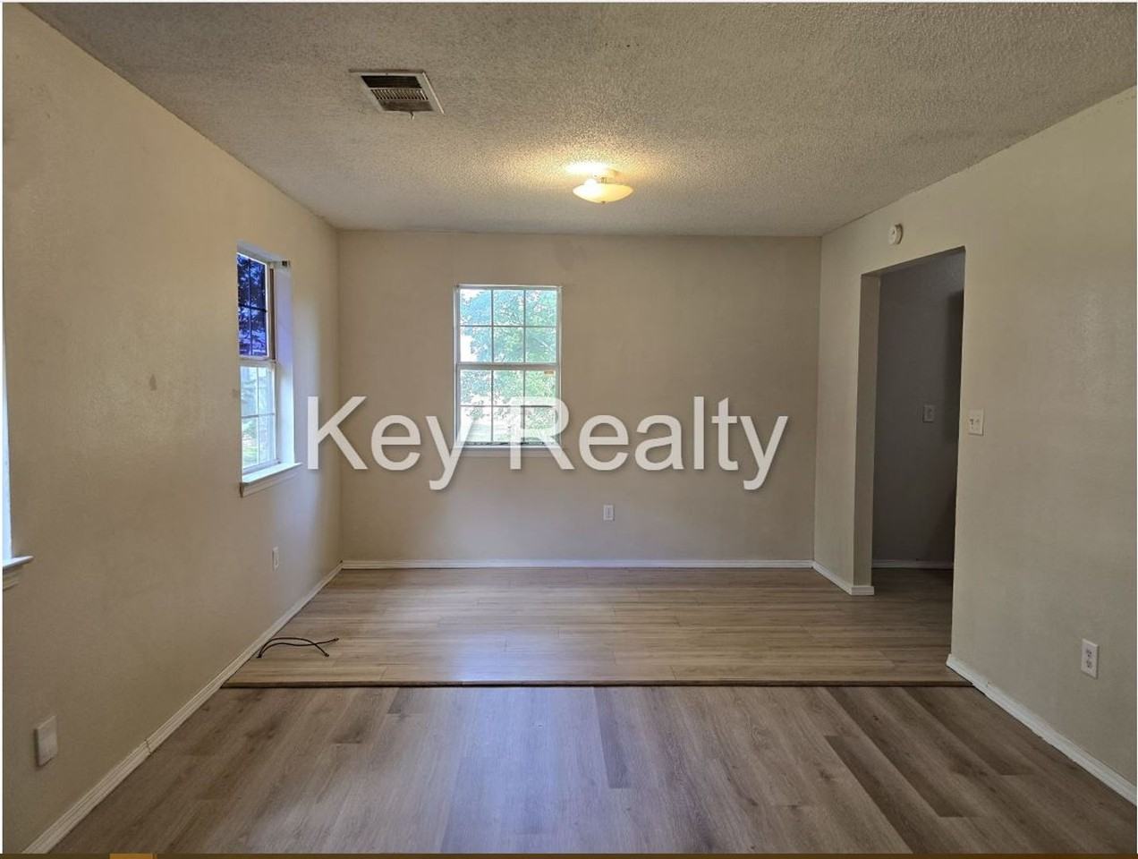3801 Palace Ct - Photo 2 of 8