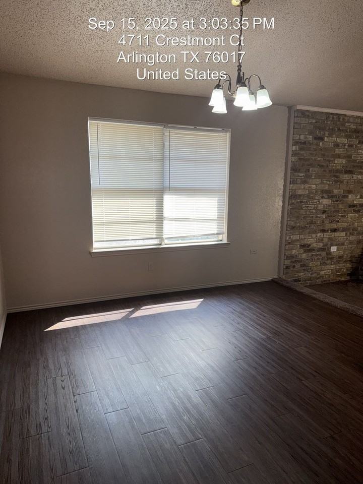 4711 Crestmont Ct - Photo 4 of 11