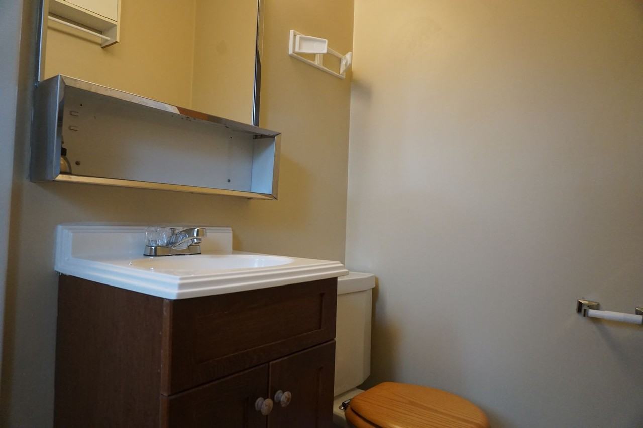 259 E 2100 S - Photo 7 of 16