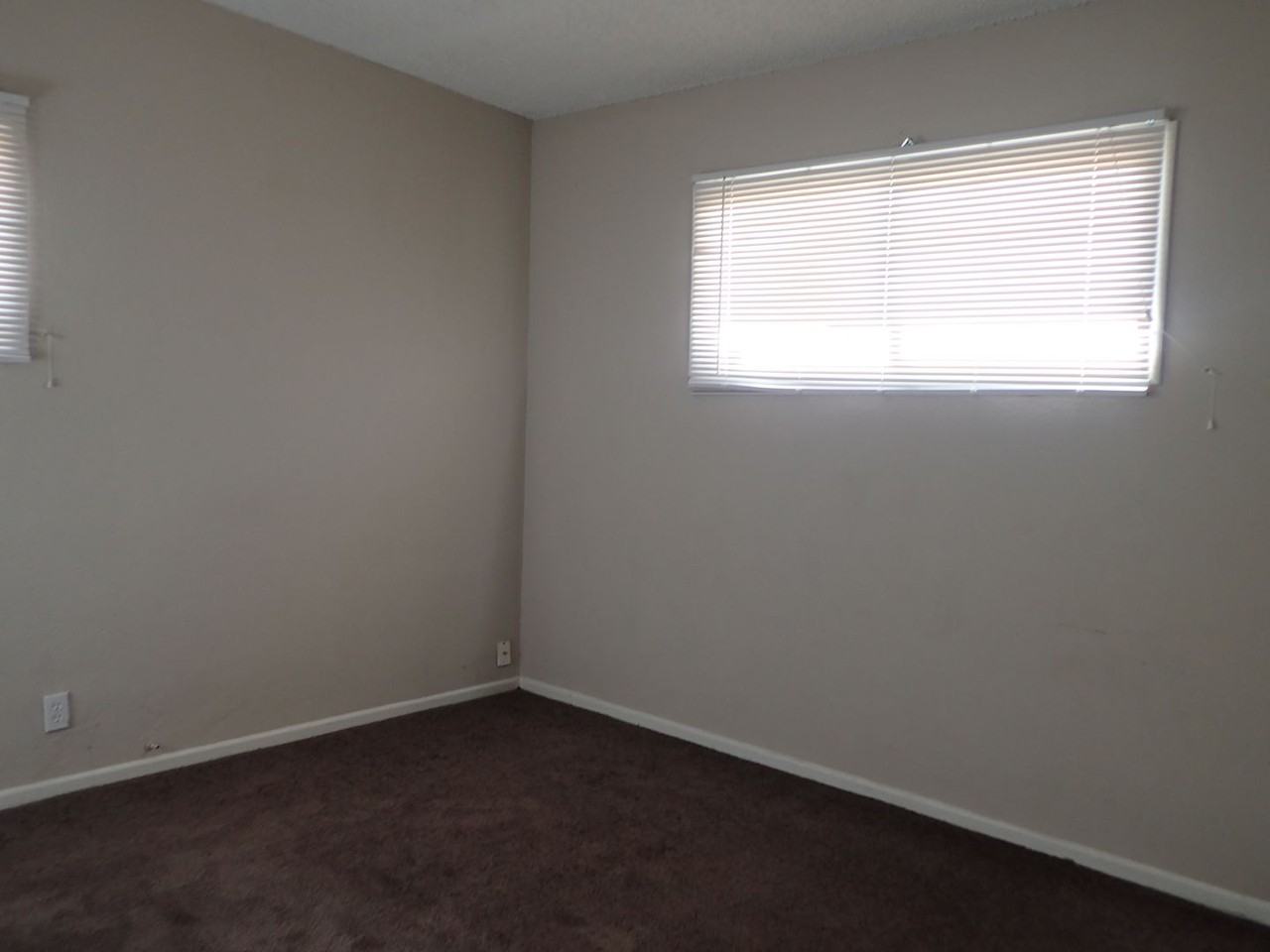 229 Kasmir St - Photo 5 of 9