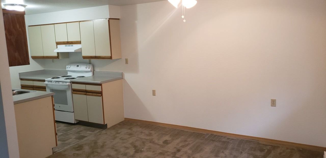 360 Carter Ave #4 - Photo 5 of 7