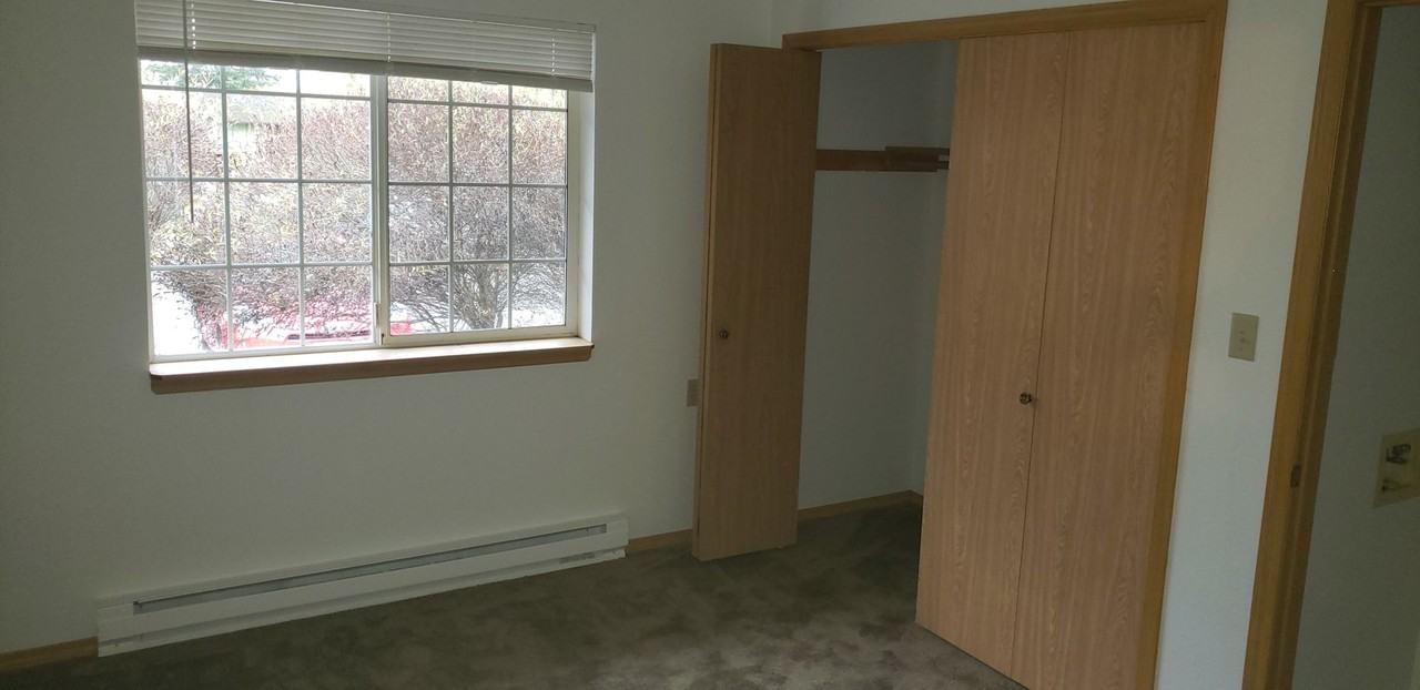360 Carter Ave #4 - Photo 6 of 7
