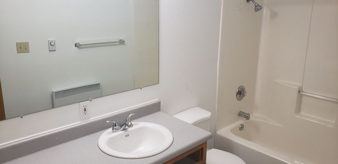 360 Carter Ave #4 - Photo 7 of 7