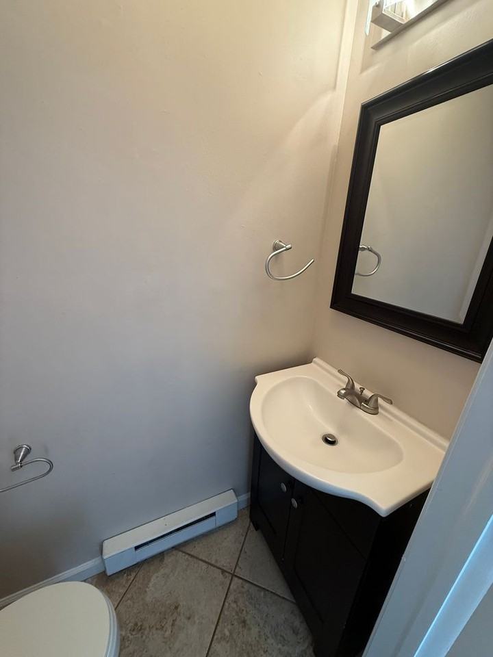 325 Liberty St - Photo 7 of 17