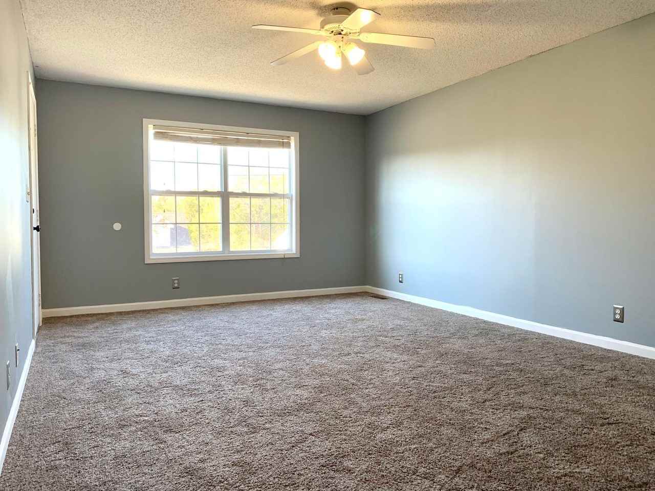 232 Senator Dr - Photo 2 of 22