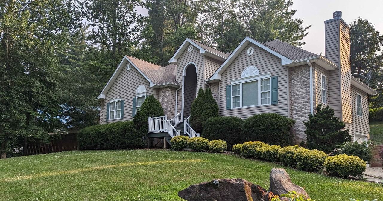210 Winding Way Ln - Photo 2 of 41