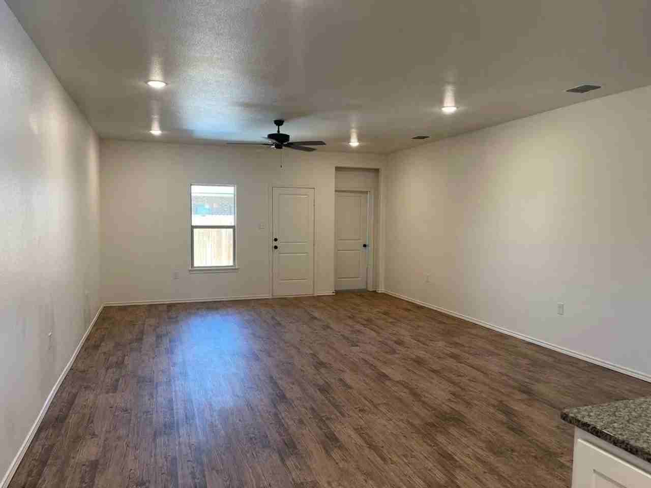 5536 Kemper St - Photo 6 of 15