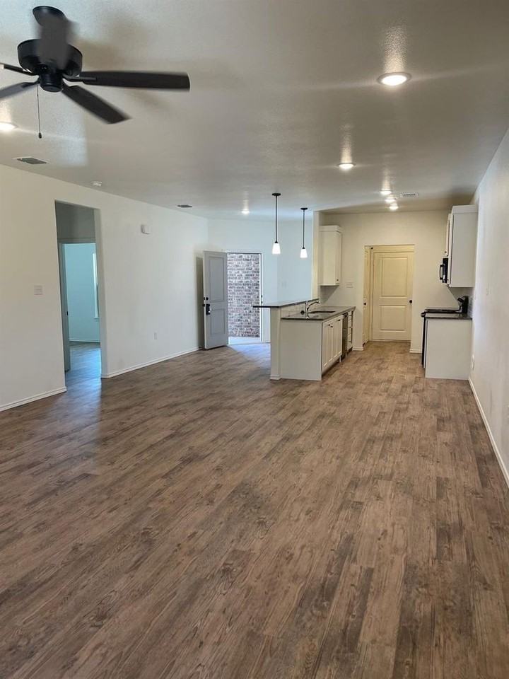 5536 Kemper St - Photo 7 of 15