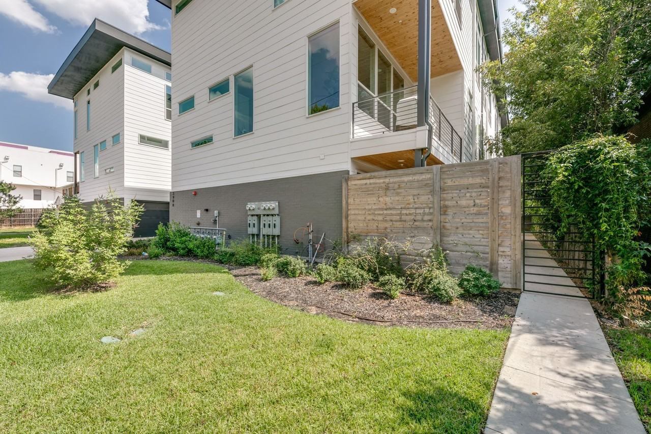 2908 Raleigh St #204 - Photo 2 of 25