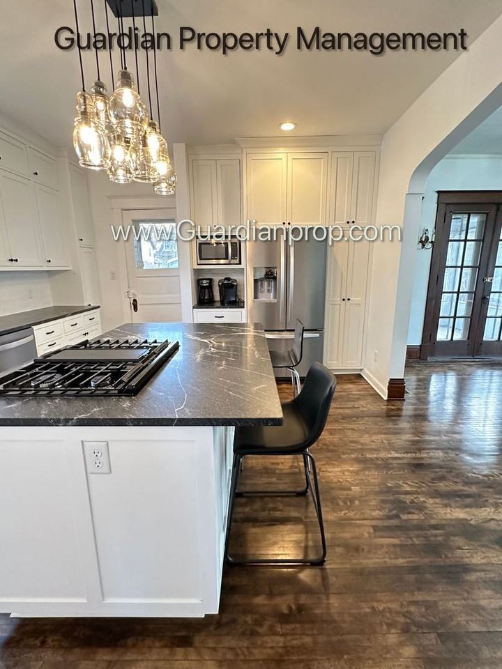 4753 Colfax Ave S - Photo 3 of 21