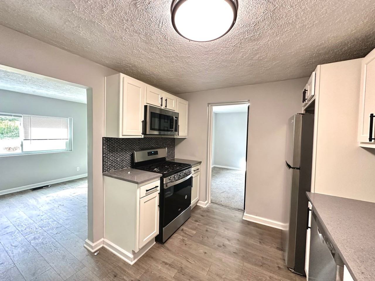 1550 Banfield Street - Photo 6 of 15