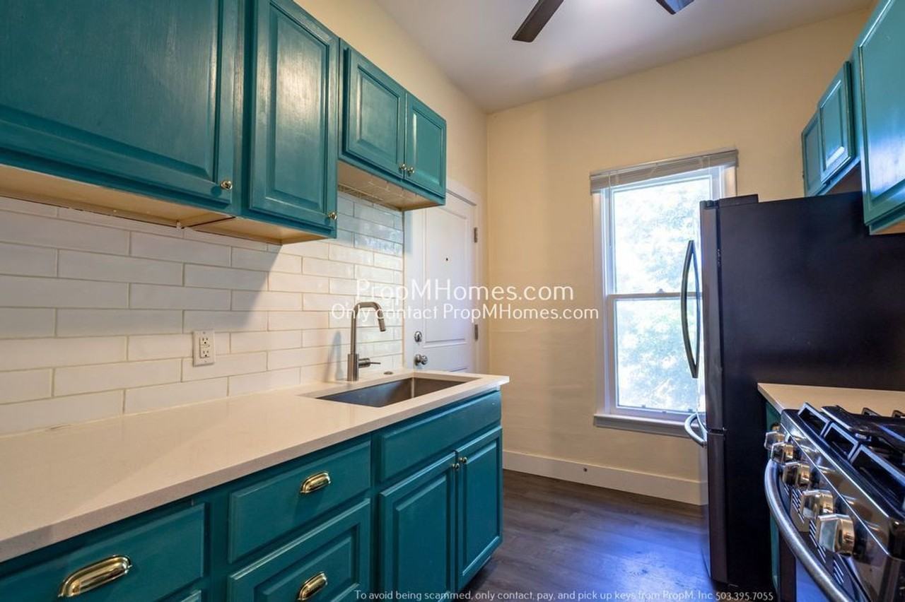 7810 E Burnside St - Photo 3 of 16