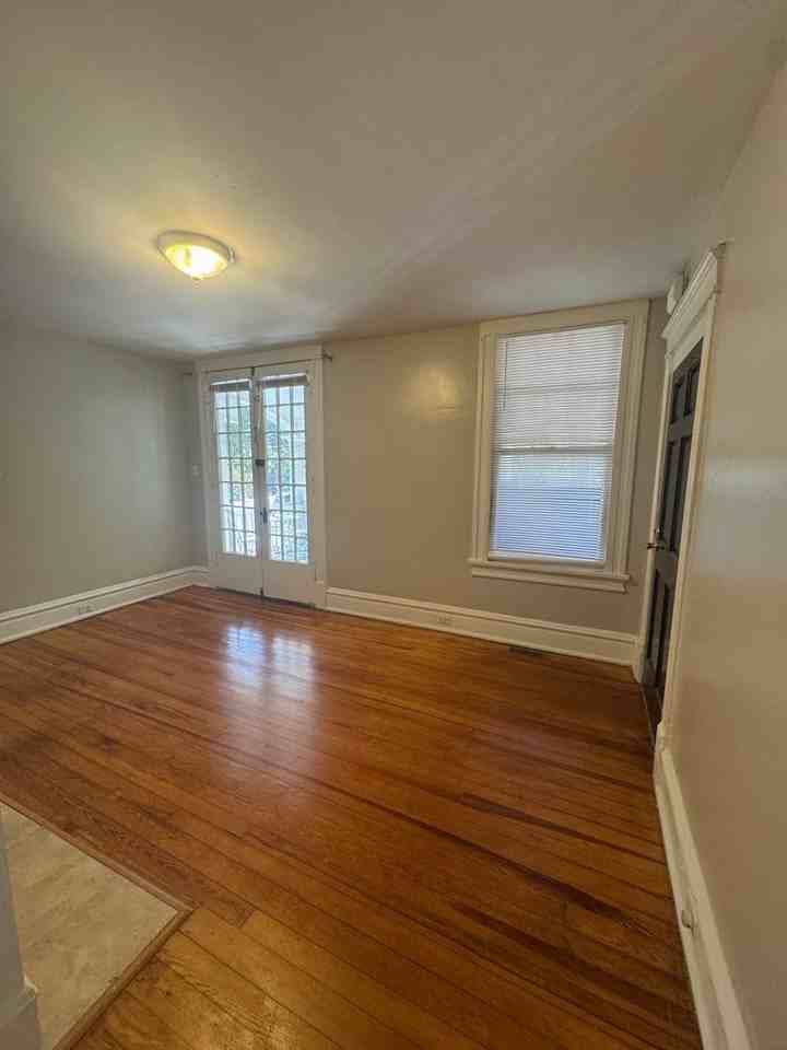 306 306 N. PERSON ST - 308 1/2 - Photo 3 of 16