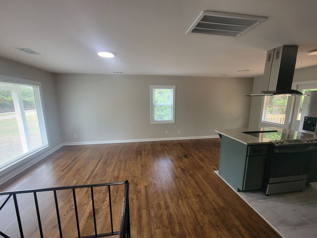 322 N Hicks St - Photo 5 of 26