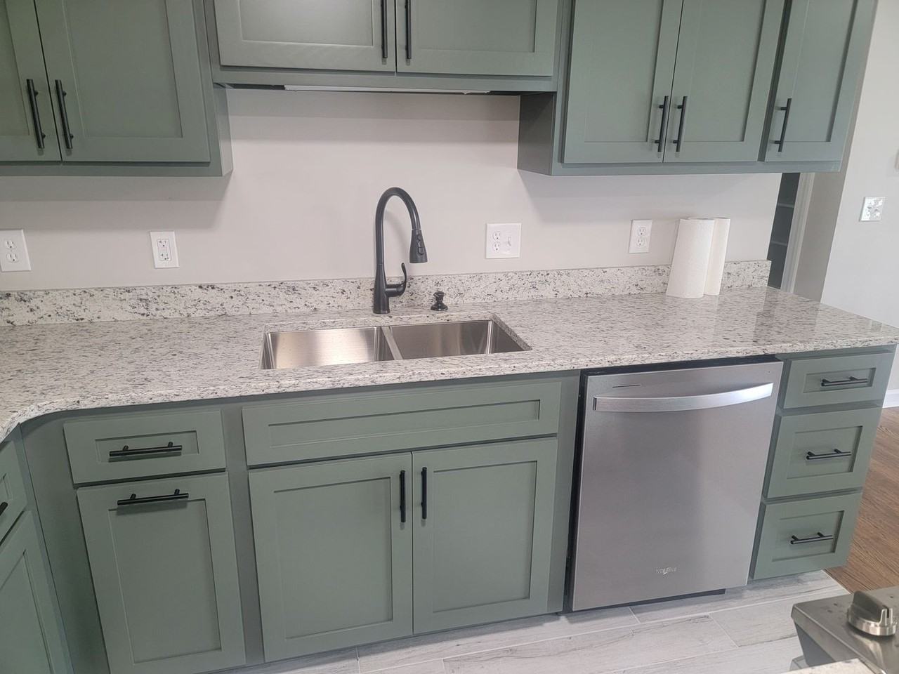 322 N Hicks St - Photo 7 of 26