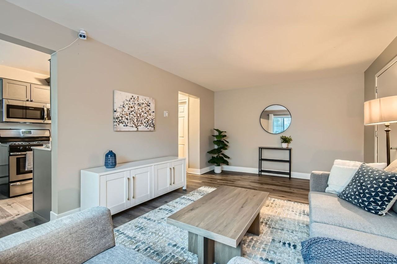 The Avenue 401 - Photo 3 of 13